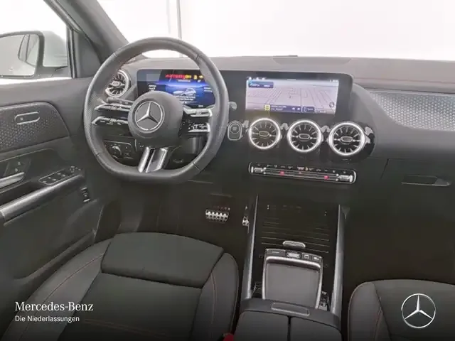 Mercedes-Benz EQA 300