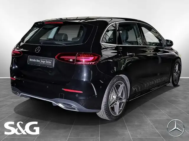 Mercedes-Benz B 180