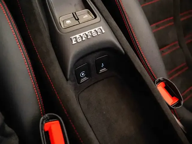 Ferrari F8 Spider