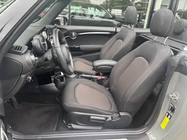 MINI Cooper Cabrio