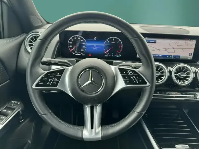 Mercedes-Benz GLB 200
