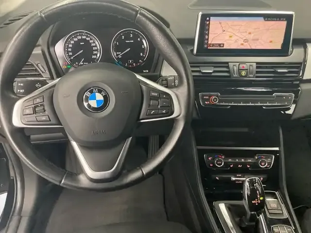 BMW 216