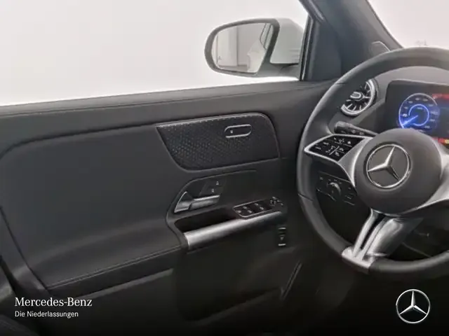 Mercedes-Benz EQA 300