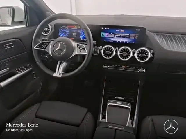 Mercedes-Benz EQA 300