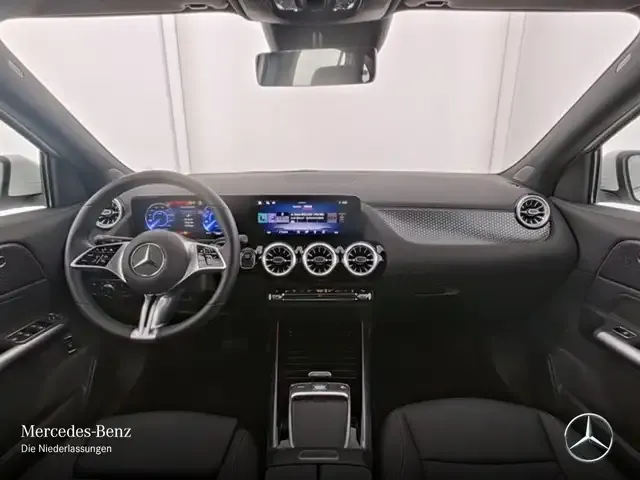 Mercedes-Benz EQA 300