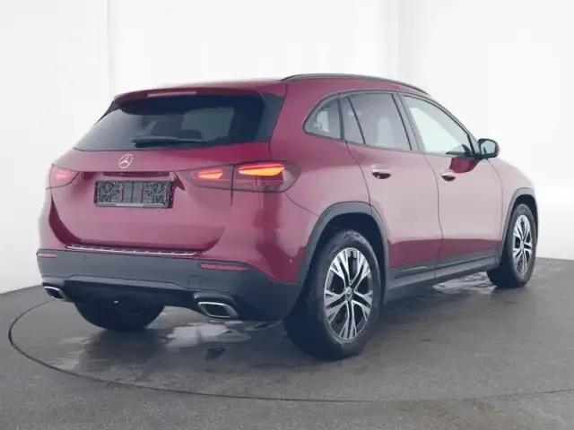 Mercedes-Benz GLA 180