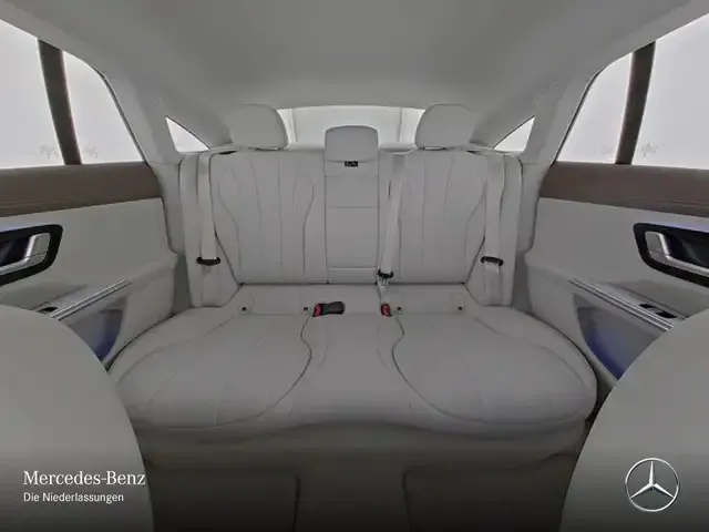 Mercedes-Benz EQE 300