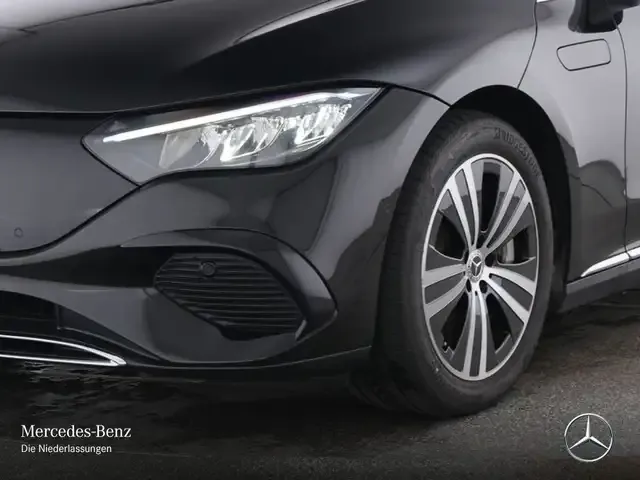 Mercedes-Benz EQE 300