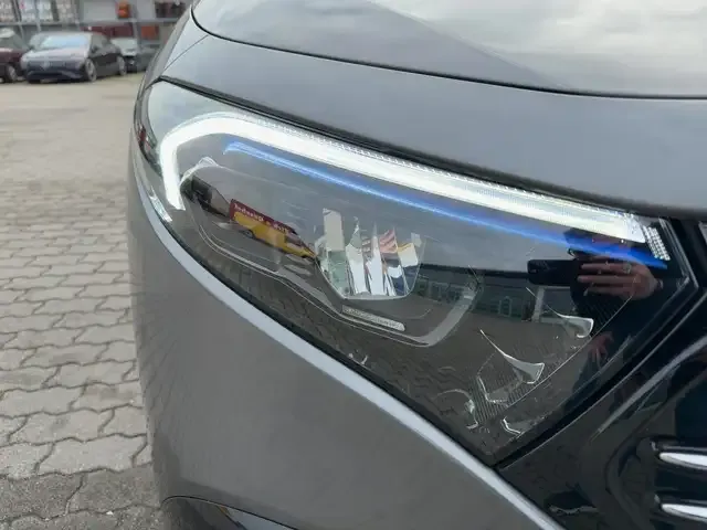 Mercedes-Benz EQA 250