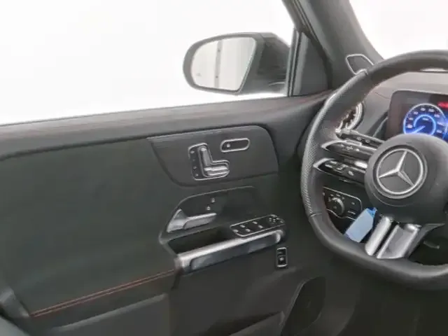 Mercedes-Benz EQB 300