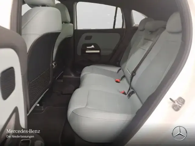 Mercedes-Benz EQA 300