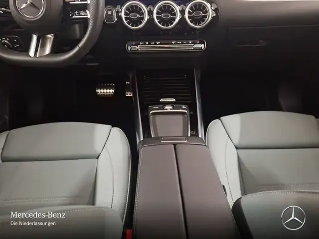 Mercedes-Benz EQA 300