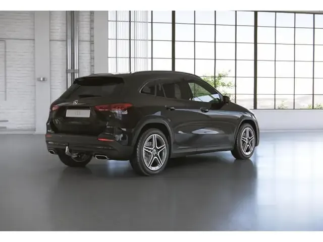 Mercedes-Benz GLA 200