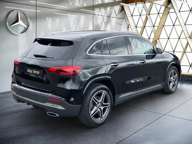 Mercedes-Benz GLA 200