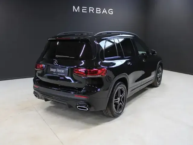 Mercedes-Benz GLB 220