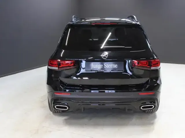 Mercedes-Benz GLB 220