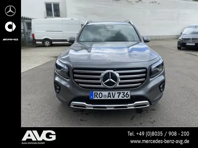 Mercedes-Benz GLB 200