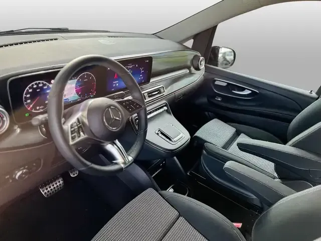Mercedes-Benz V 220