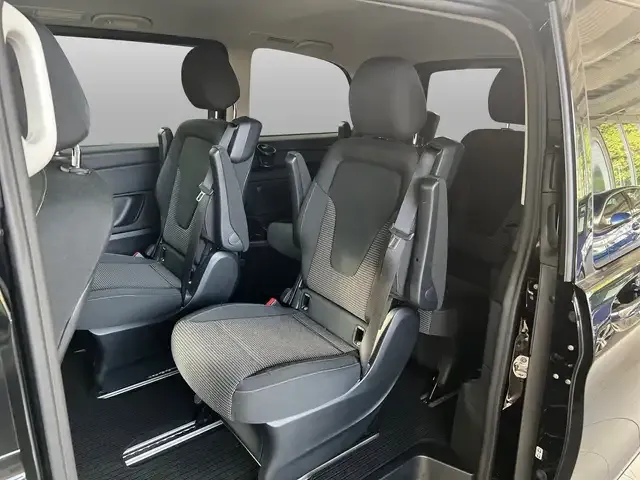 Mercedes-Benz V 220