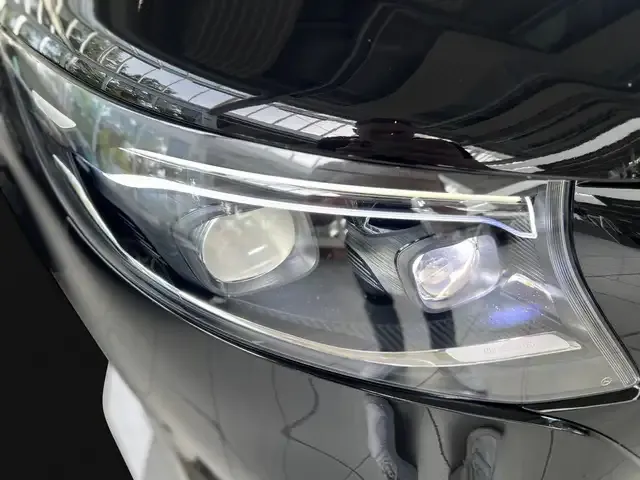 Mercedes-Benz V 220