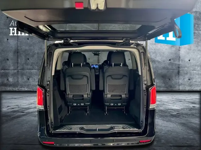Mercedes-Benz V 220