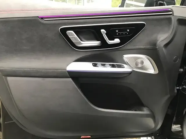 Mercedes-Benz EQE SUV