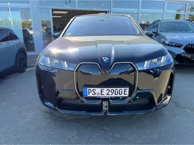 BMW iX