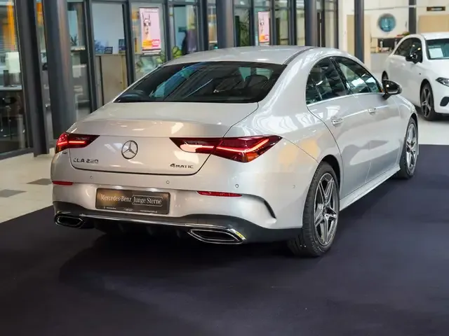 Mercedes-Benz CLA 220