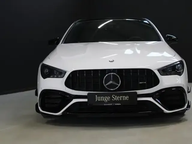 Mercedes-Benz CLA 45 AMG