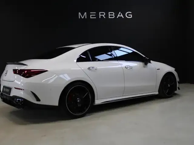 Mercedes-Benz CLA 45 AMG