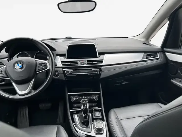 BMW 218
