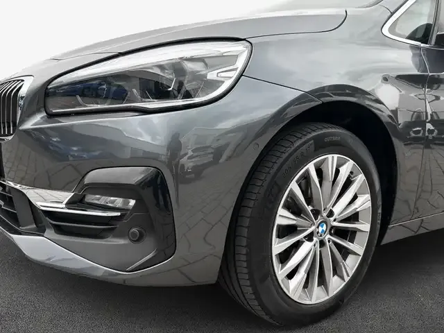 BMW 218