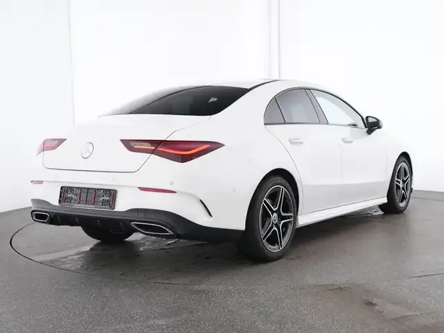 Mercedes-Benz CLA 200