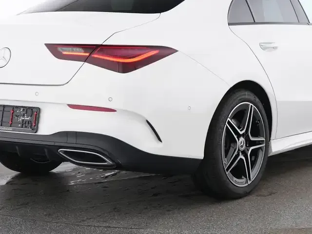 Mercedes-Benz CLA 200