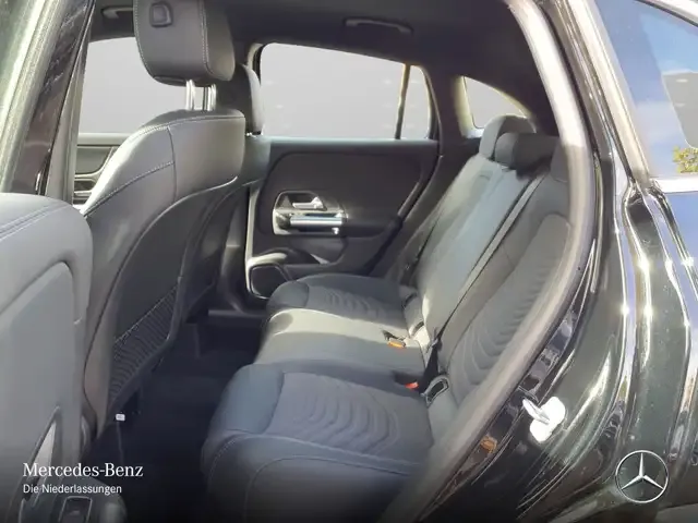 Mercedes-Benz GLA 220