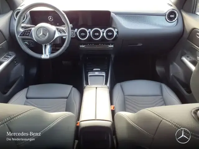 Mercedes-Benz GLA 220