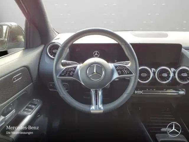 Mercedes-Benz GLA 220