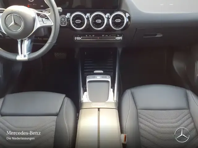 Mercedes-Benz GLA 220