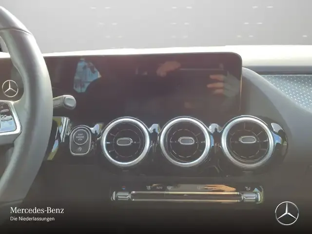 Mercedes-Benz GLA 220