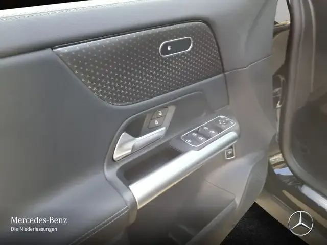 Mercedes-Benz GLA 220