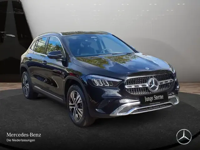 Mercedes-Benz GLA 220