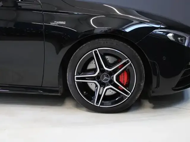 Mercedes-Benz A 35 AMG