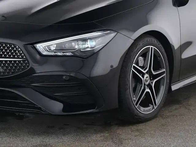 Mercedes-Benz CLA 220