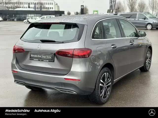 Mercedes-Benz B 250