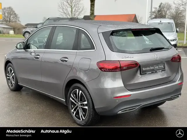 Mercedes-Benz B 250