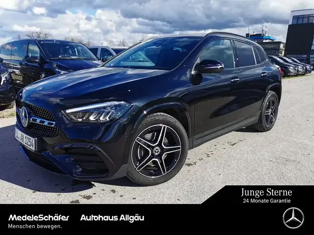 Mercedes-Benz GLA 200