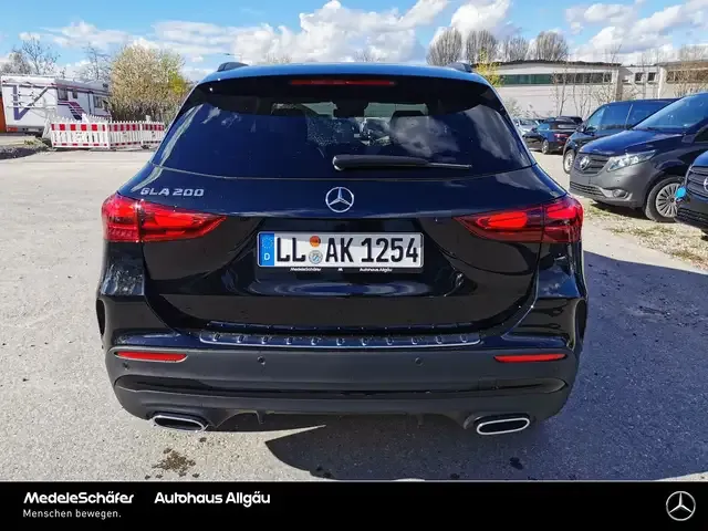 Mercedes-Benz GLA 200