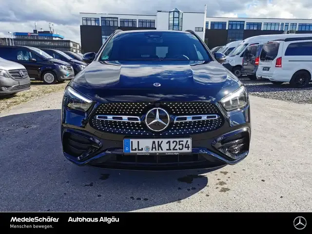 Mercedes-Benz GLA 200