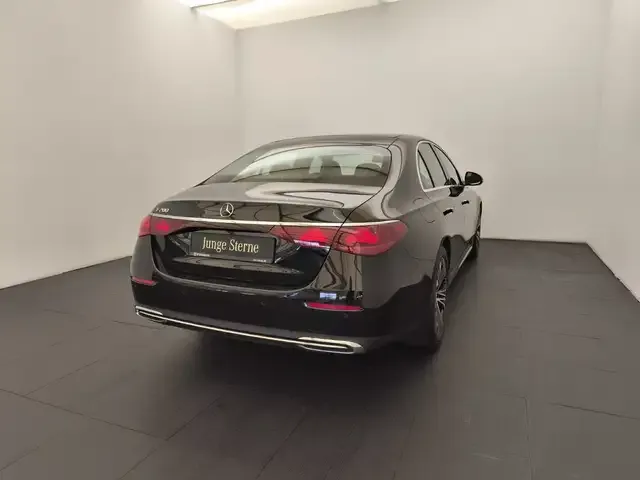 Mercedes-Benz E 200