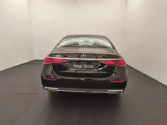 Mercedes-Benz E 200